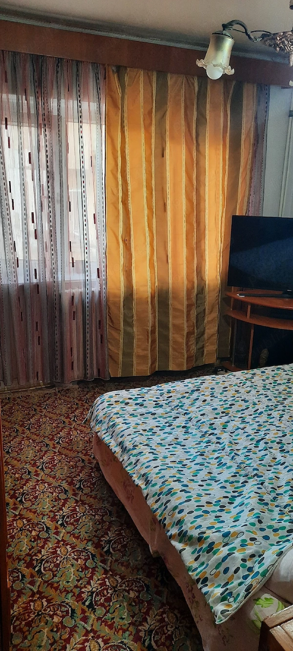 Vând apartament cu două camere — fotografia 3