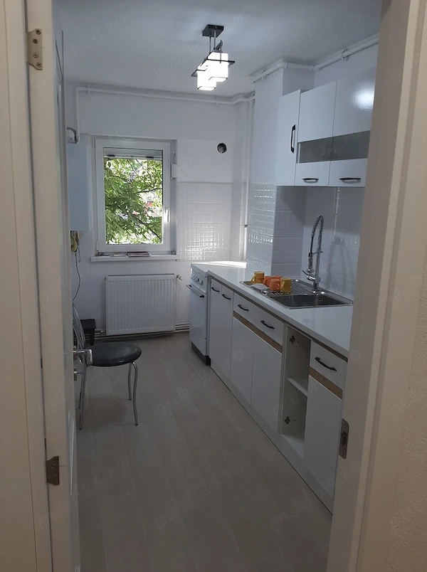 Apartament cu 4 camere de închiriat | Zona Vitrometan — fotografia 1