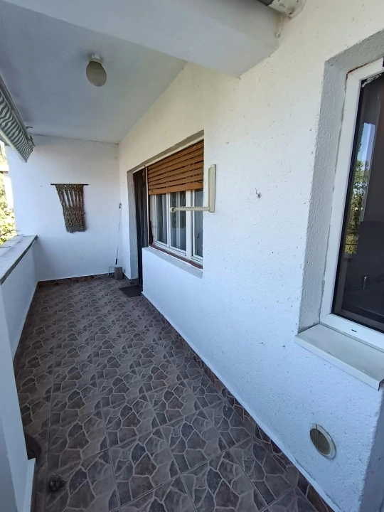 Apartament cu 3 camere, 2 băi și garaj ,cartier Sasar — fotografia 3