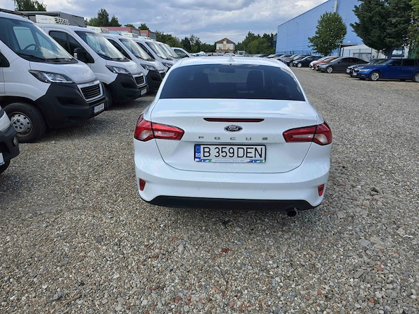 FORD Focus 2022 — imagine 6
