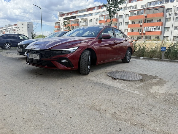 HYUNDAI Elantra 2024 — imagine 2