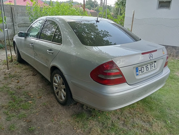 MERCEDES-BENZ E-Class 2004 — imagine 5