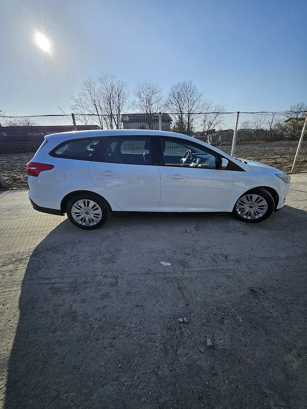 FORD Focus 2015 — imagine 5