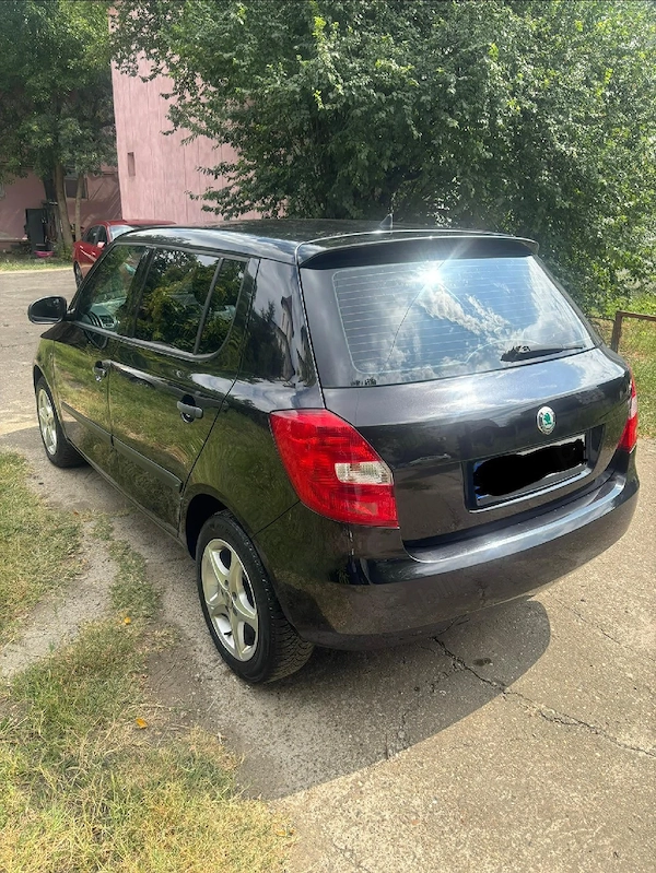 SKODA Fabia 2011 — imagine 4