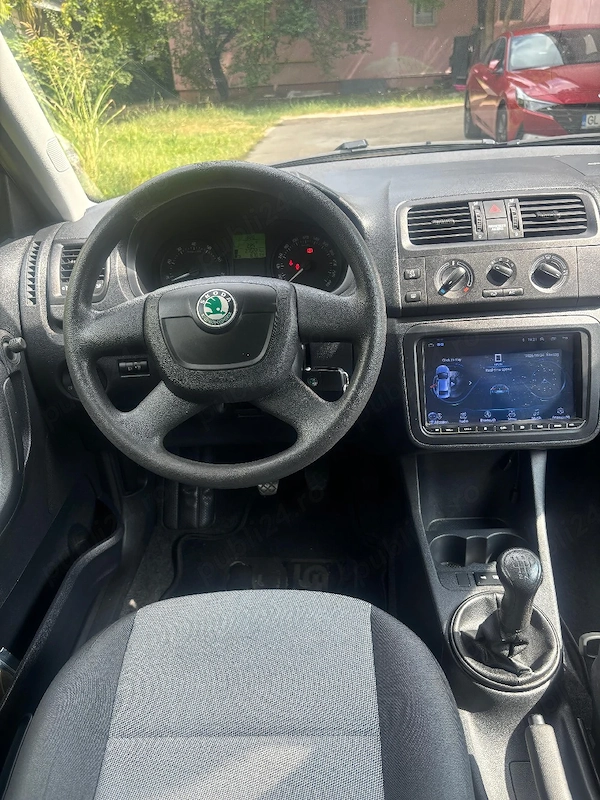 SKODA Fabia 2011 — imagine 2