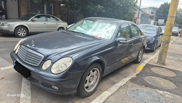 MERCEDES-BENZ E-Class