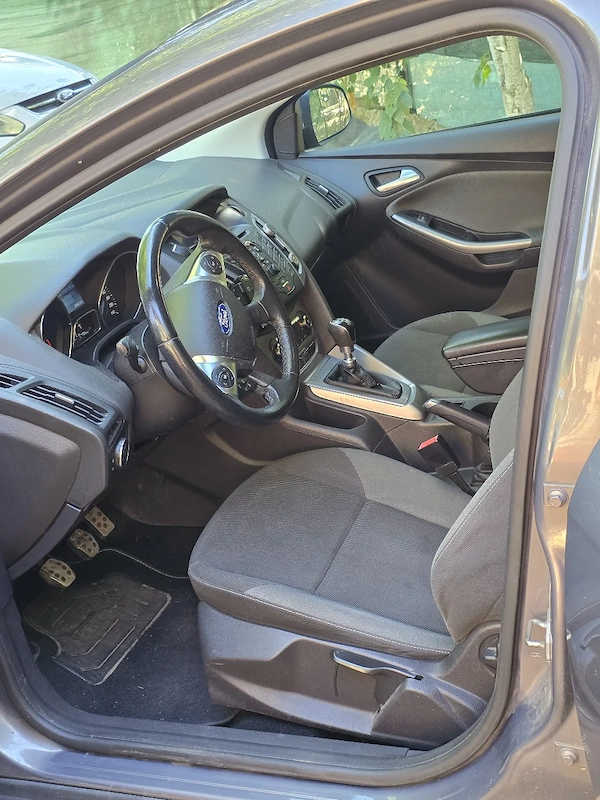 FORD Focus 2011 — imagine 4