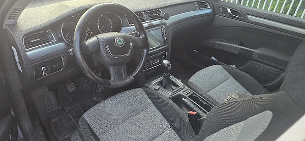 SKODA Superb 2010 — imagine 3