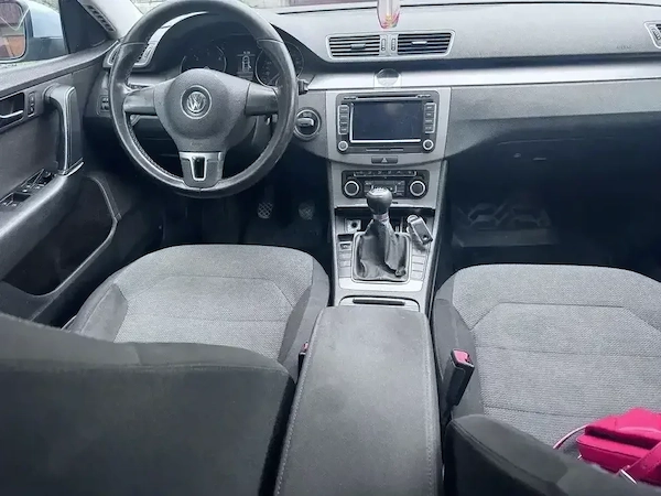VOLKSWAGEN Passat 2011 — imagine 4