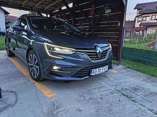 RENAULT Megane 2022 — imagine 2