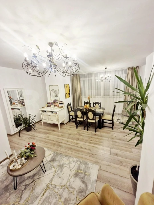 Apartament cu 4 camere, 130 mp, zona Ultracentrală — fotografia 1
