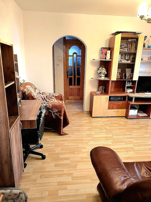 De Vânzare Apartament 3 camere pentru investiții — fotografia 1
