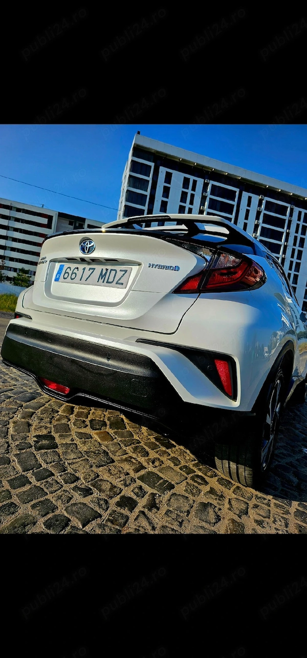 TOYOTA C-HR 2023 — imagine 4