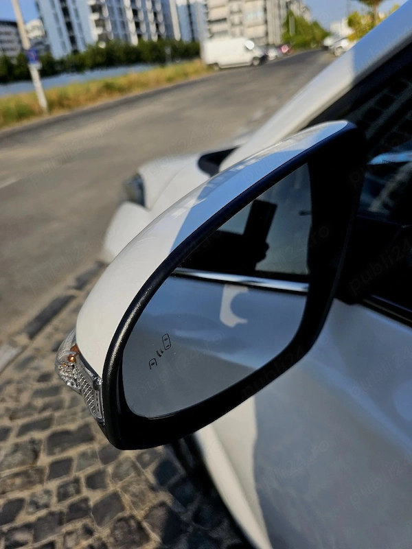 TOYOTA C-HR 2023 — imagine 6