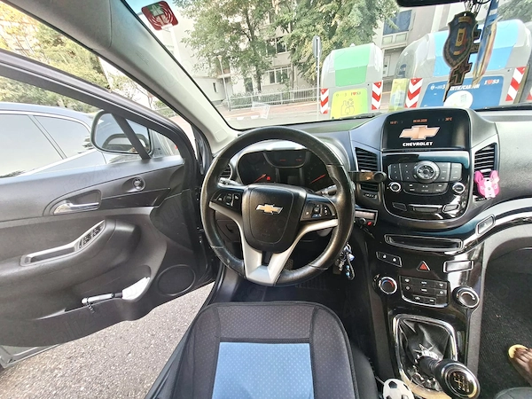 CHEVROLET Orlando 2011 — imagine 4