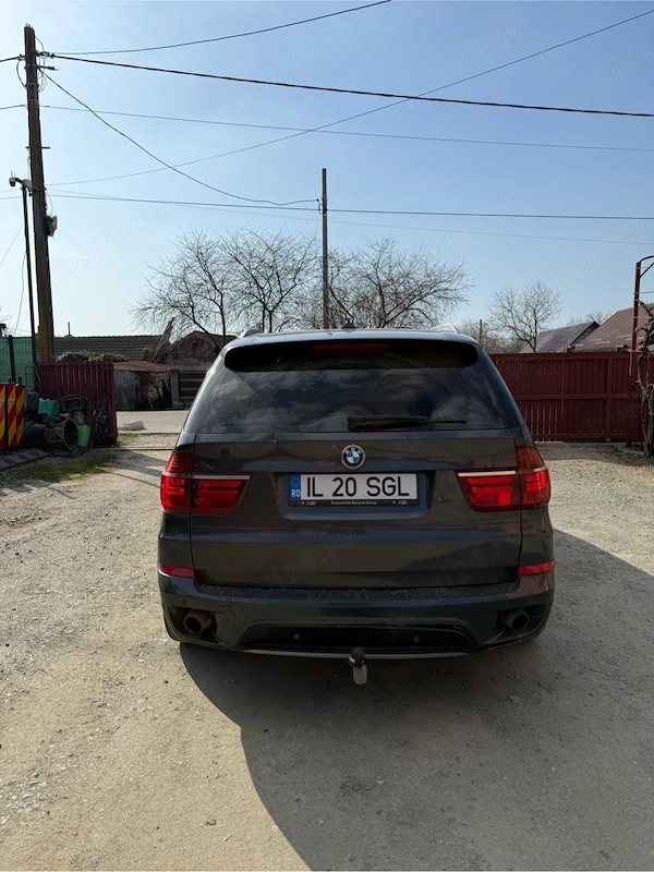 BMW 5 Series 2012 — imagine 9