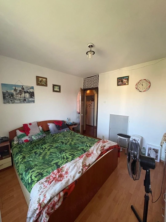 Apartament 3 camere, 64 mp utili, etaj 4/4 – acoperiș , orientare vest — fotografia 2