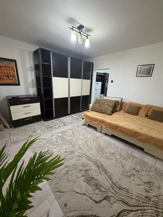 Garsoniera renovata de inchiriat, 31 mp, zona Brazda lui Novac — fotografia 1