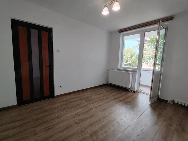 Apartament cu 2 camere de vânzare zonă ultracentrală, Drăgășani — fotografia 2