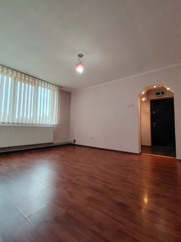 Apartament cu 2 camere de vânzare zonă ultracentrală, Drăgășani — fotografia 1