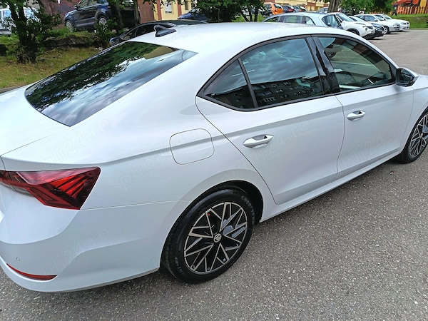 SKODA Octavia 2023 — imagine 3