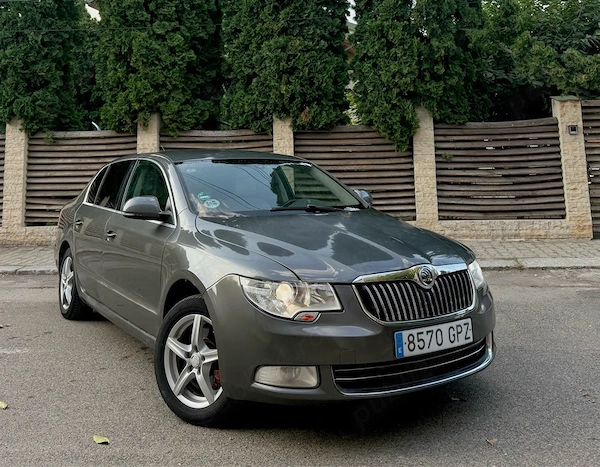 SKODA Superb 2012 — imagine 3