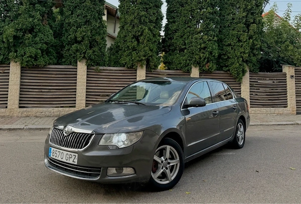 SKODA Superb 2012 — imagine 2