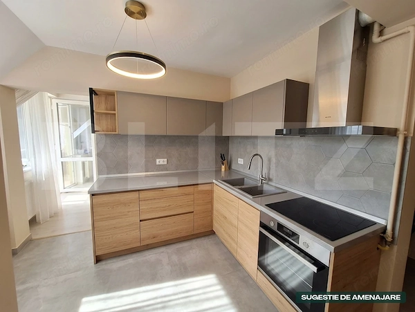 Apartament cu 3 camere de vanzare, zona Micro 16 — fotografia 3