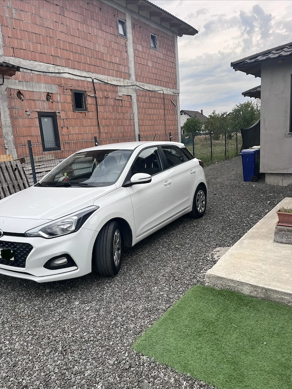 HYUNDAI i20 2018 — imagine 4