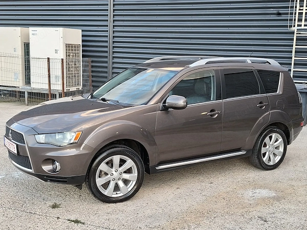 MITSUBISHI Outlander 2010 — imagine 2