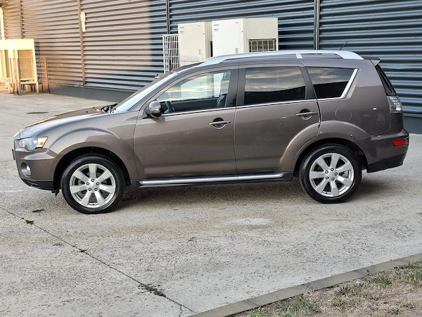 MITSUBISHI Outlander 2010 — imagine 3
