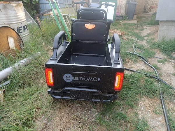 Triciclu electric 2 in unu. Doua locuri sau 1 loc și bena, camioneta.