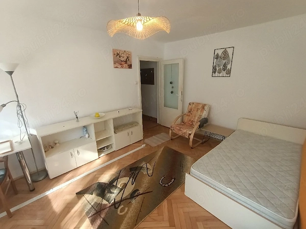 Sagului-Piata Doina,Cu Centrala Proprie,Bloc Izolat, Parter Înalt cu balcon,Liber, Merita Vazut !!! — fotografia 2