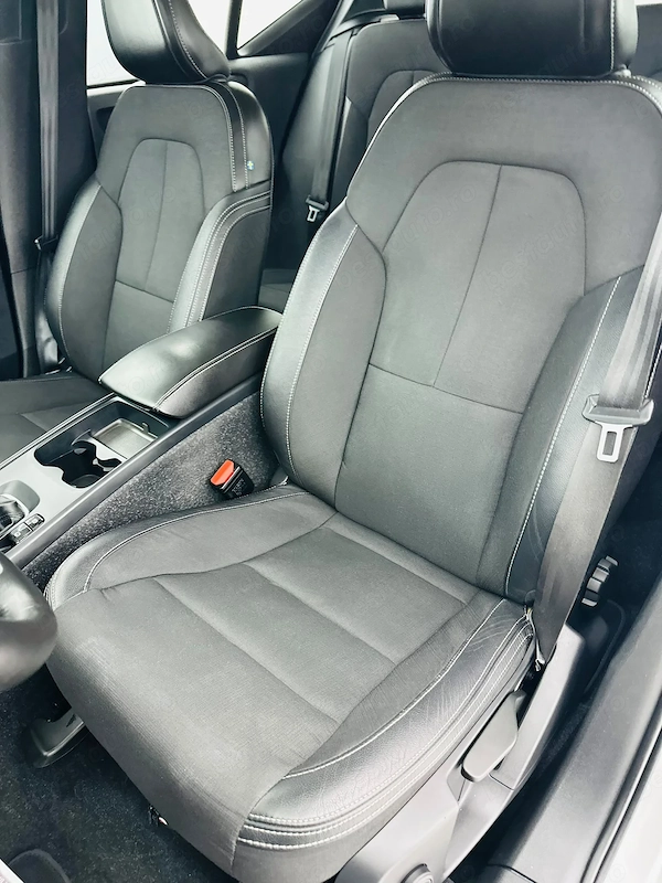 VOLVO XC40 2019 — imagine 15