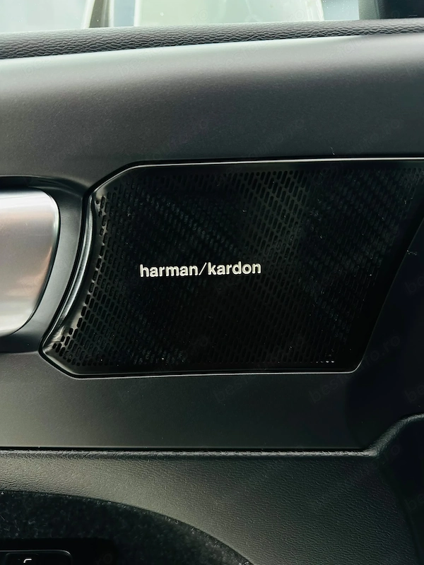 VOLVO XC40 2019 — imagine 12