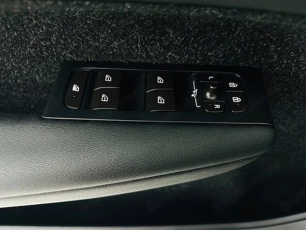 VOLVO XC40 2019 — imagine 13