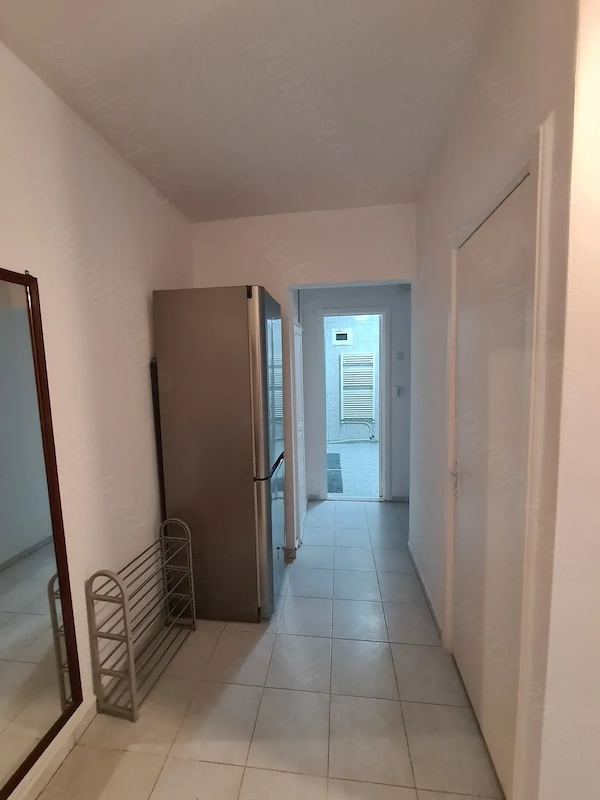 Apartament 2 camere, decomandat, etaj 3, mobilat si utilat — fotografia 3