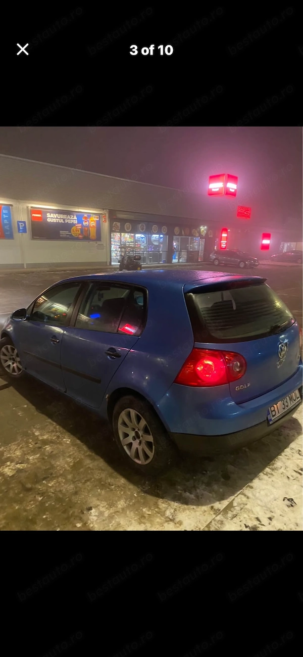 VOLKSWAGEN Golf