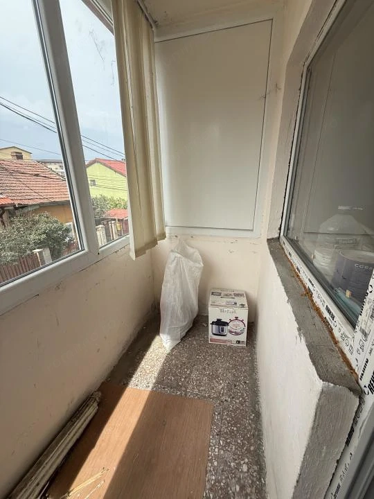 Apartament cu 2 camere, decomandat, 42 mp utili + balcon - Sagului — fotografia 3