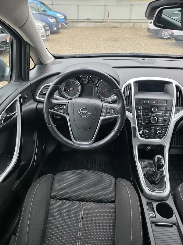 OPEL Astra 2012 — imagine 11