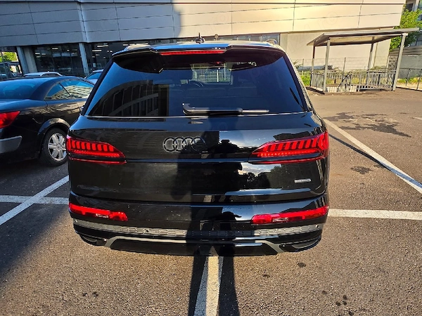 AUDI Q7 2023 — imagine 3
