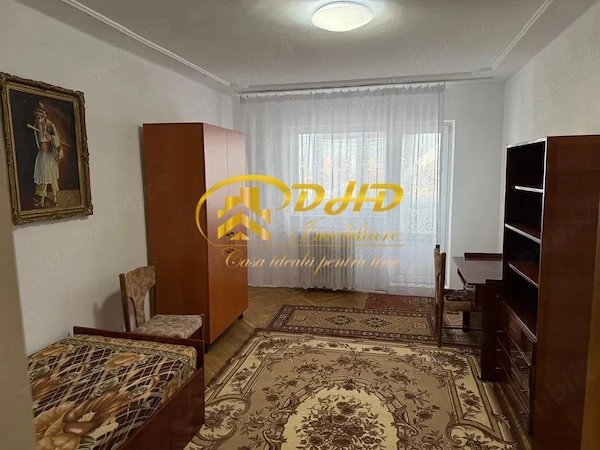 Apartament 3 camere Centru — fotografia 1