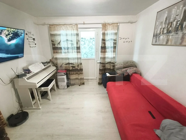 Apartament 3 camere decomandat 57 mp zona Rovine — fotografia 1