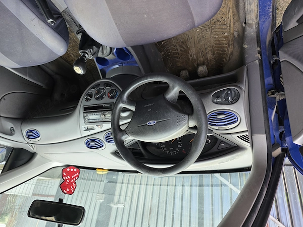 FORD Focus 2002 — imagine 2