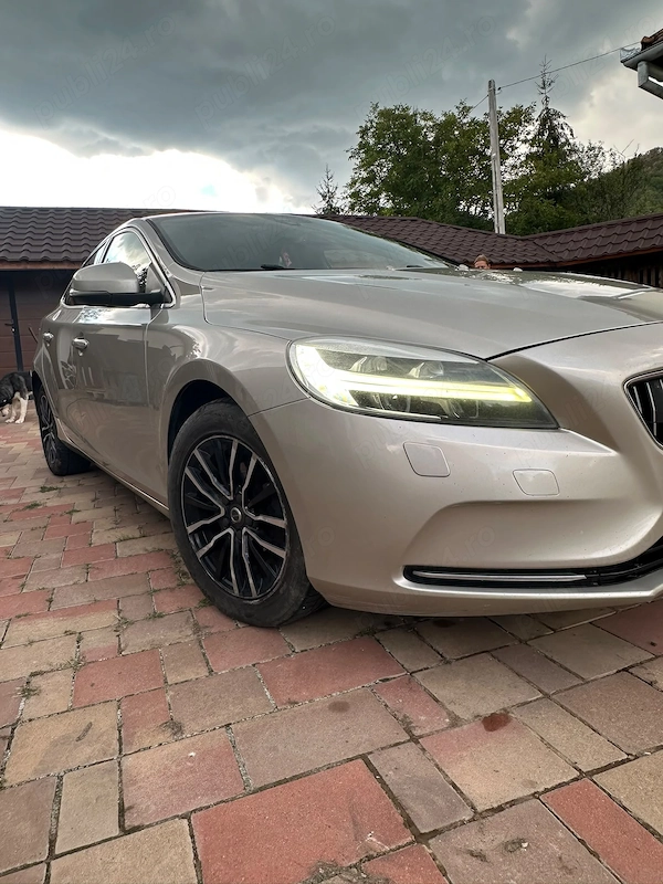 VOLVO V40 2017 — imagine 4