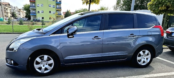 vând Peugeot 5008 1.6 HDI, 112cp,fabr.2012,euro 5,7 locuri, inmatriculat, proprietar.