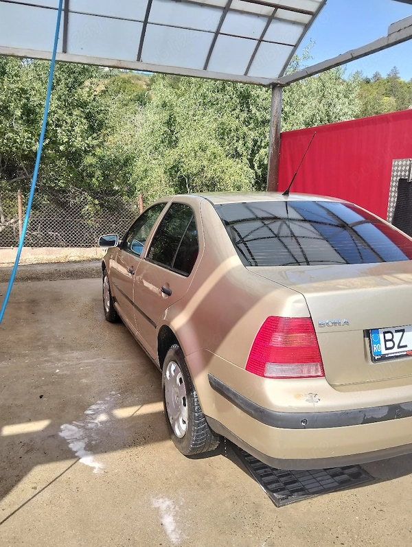VOLKSWAGEN Bora 2000 — imagine 2