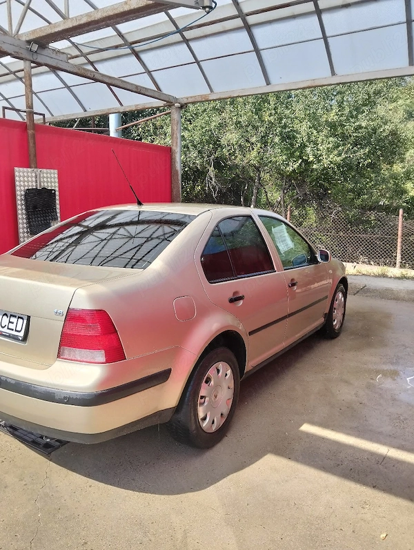 VOLKSWAGEN Bora 2000 — imagine 4