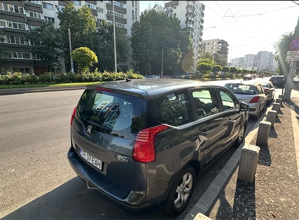 PEUGEOT 5008 2010 — imagine 4