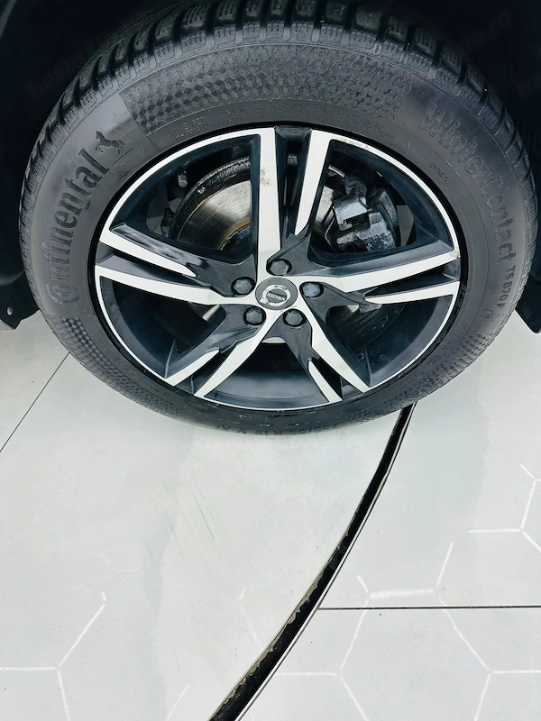VOLVO XC60 2020 — imagine 9